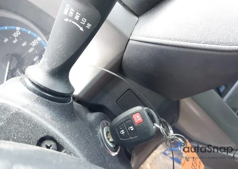 2017 Toyota Rav4 Le из США, поврежденный, VIN 2T3BFREVXHW603979